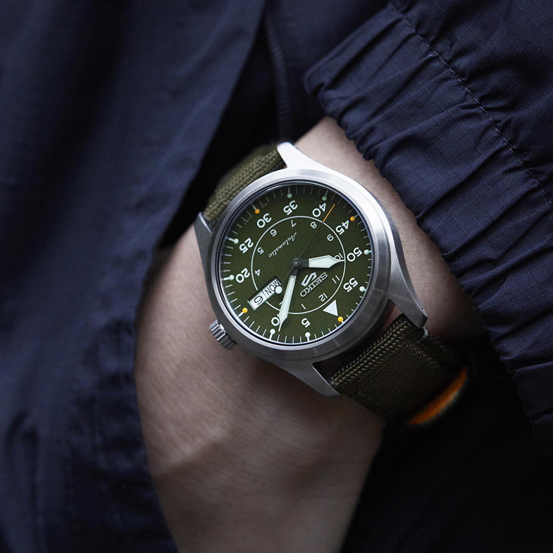 Seiko 5 Sports SRPH29K Otomatik Erkek Kol Saati