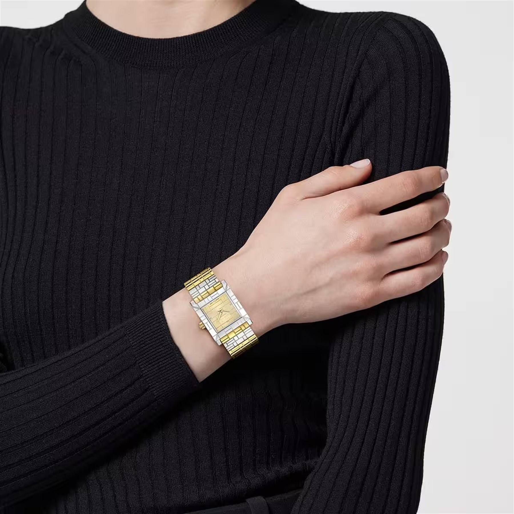 Versace VRSCVE9B00424 Pırlantalı Kadın Kol Saati