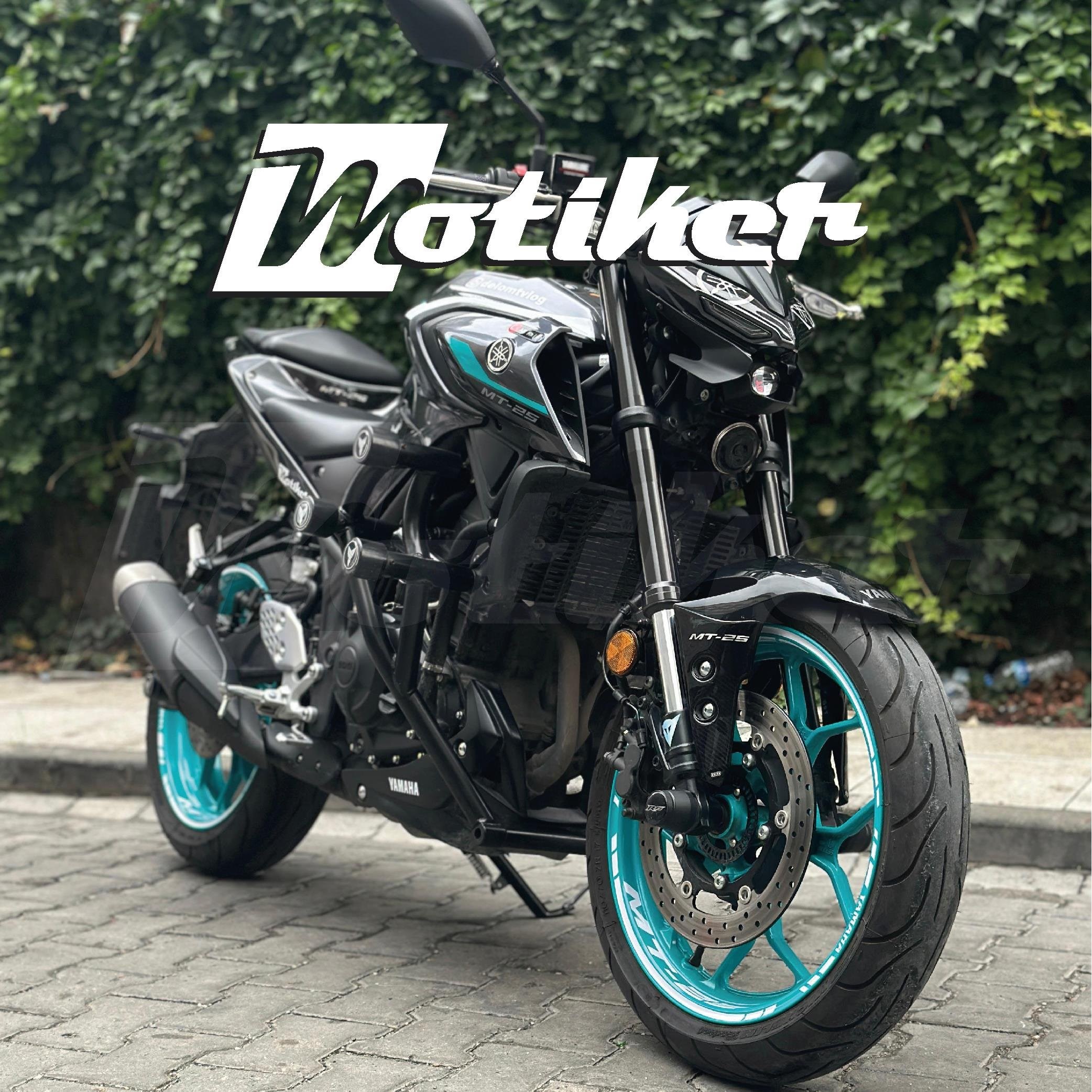 Yamaha MT-25 2024 Depo Üstü Sticker Etiket Modeli  Çift Renk
