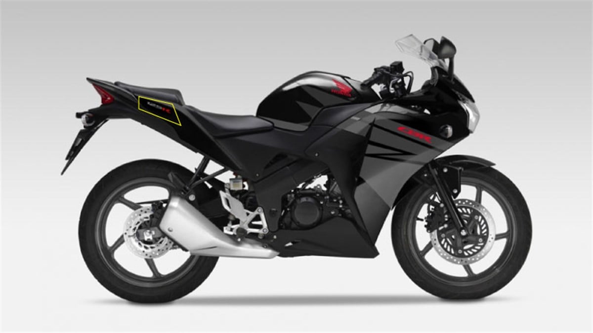 2012 Honda CBR125 R Siyah Sağ Arka Kuyruk Grenaj Sticker Etiket Modeli