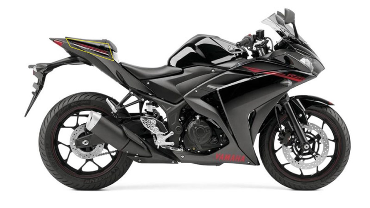 2015 Yamaha r250 Siyah Sağ Arka Kuyruk Grenaj Sticker Etiket Modeli