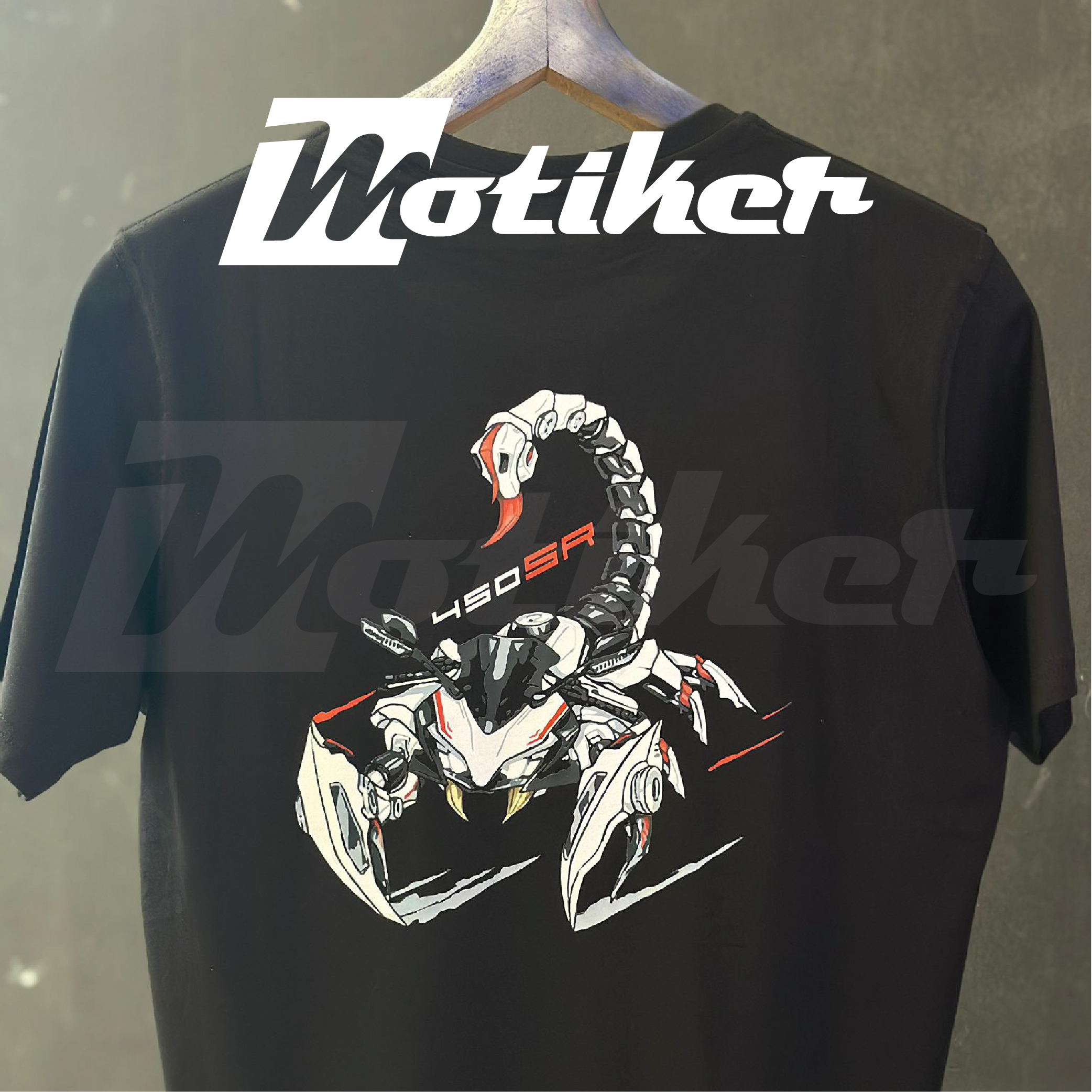 CFMOTO 450SR Akrep Tasarımlı Siyah T-Shirt Modeli
