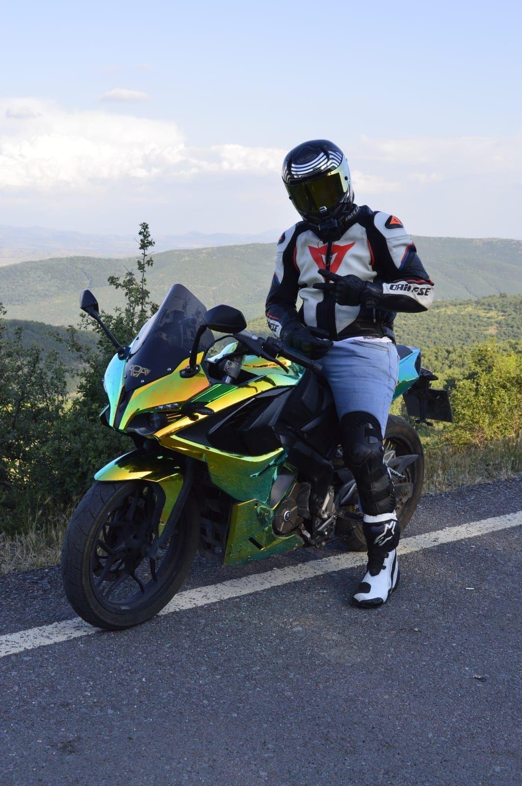 Bajaj RS200 Rainbow Chrome Tasarım Sticker Etiket Kaplama Modeli