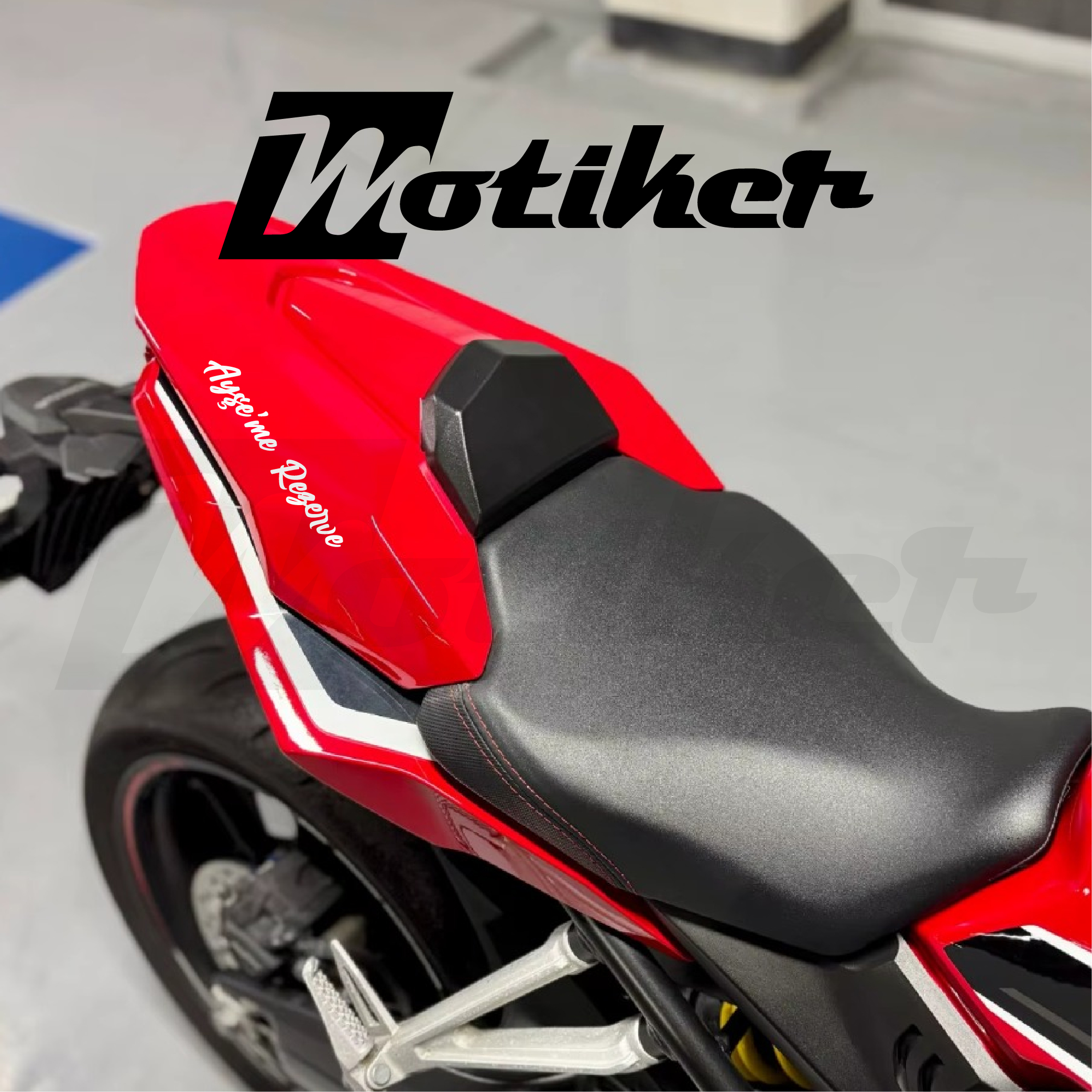 İsme Özel Beyaz Rezerve Yazısı Her Modele Uygun Evrensel Sticker Etiket Modeli