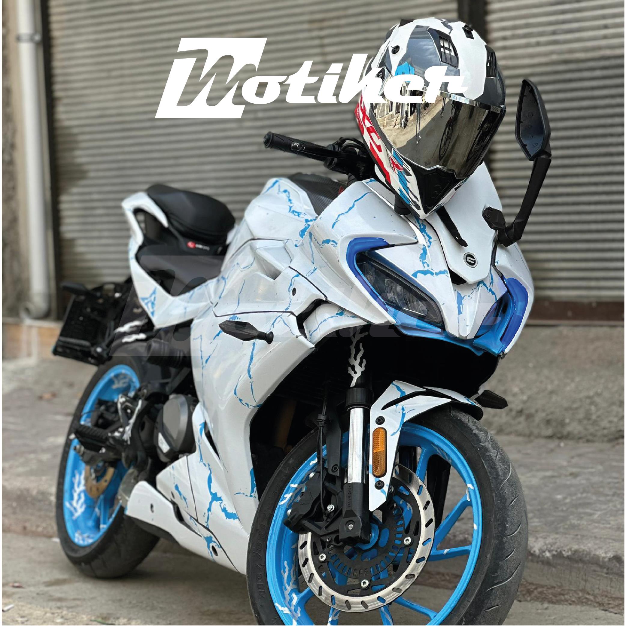 CFMOTO 250SR Sticker 2020-2024 Şimşek Desen Kaplama Sticker Etiket Modeli Beyaz Alt Zemin Mavi Şimşek