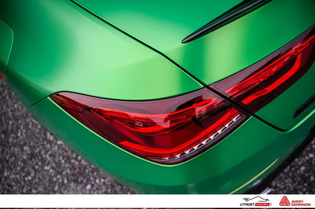 MARKALARAvery Denisson Yeşil Supreme Araç Kaplama Folyosu