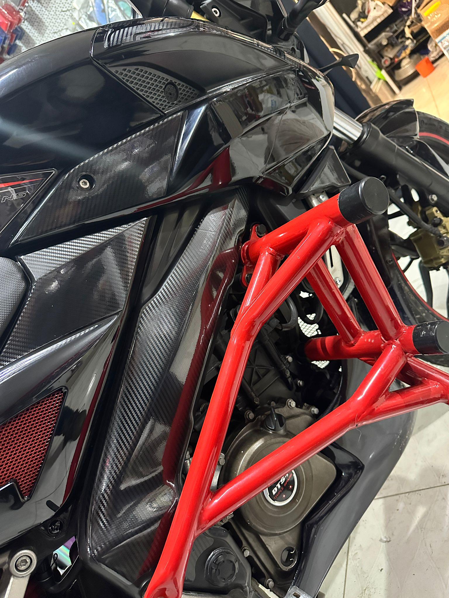 PULSAR NS 200Bajaj Derin Karbon Takım Sticker 