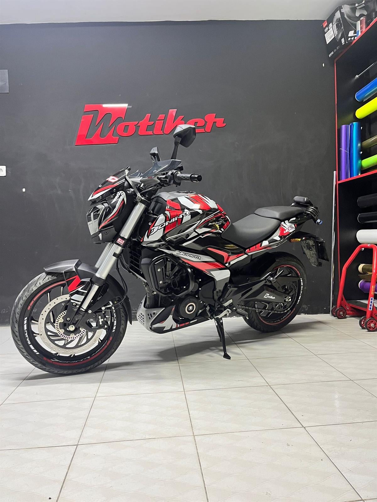 Bajaj Dominar 400-250 Chaos Sticker Etiket Modeli