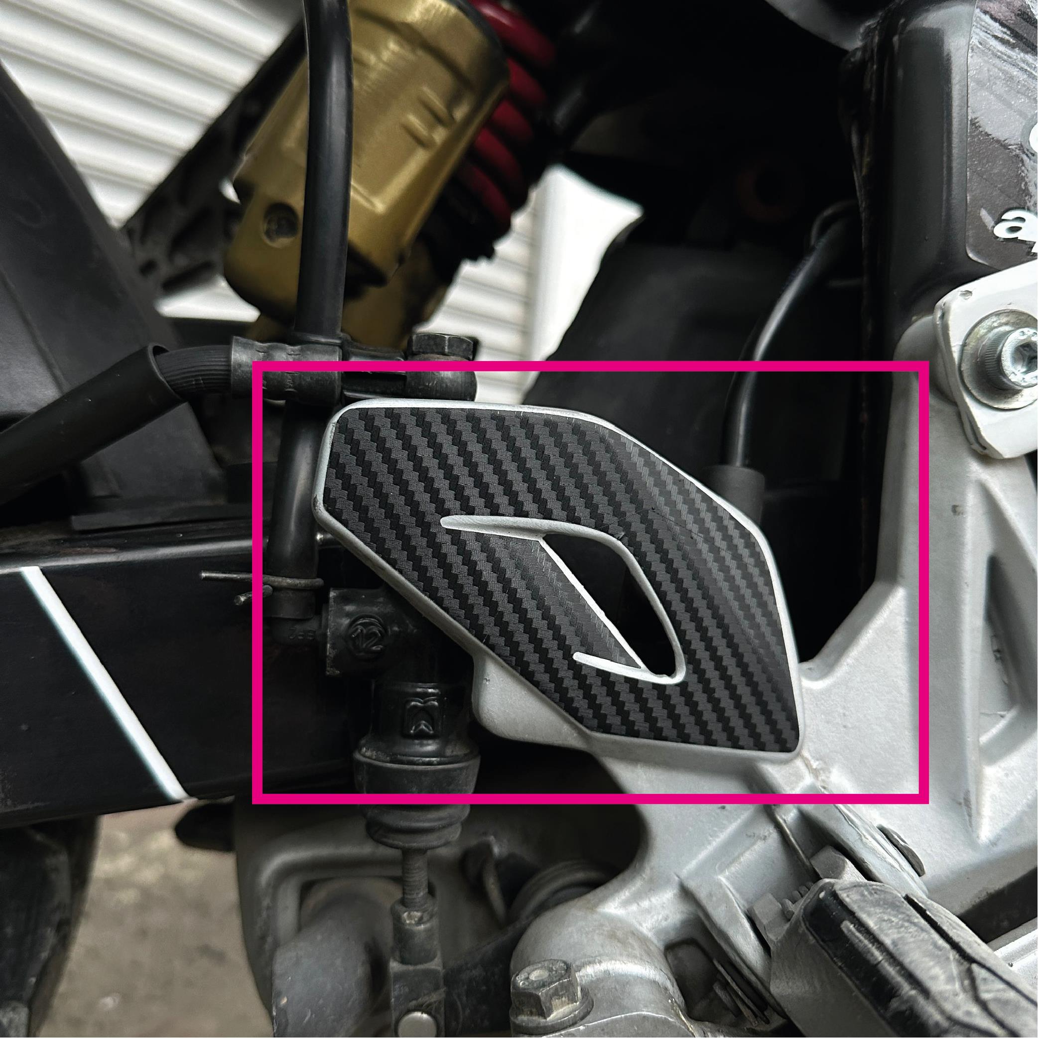 PULSAR NS 200Bajaj NS200 Ayaklık Yan Karbon Desen Sticker Etiket Modeli