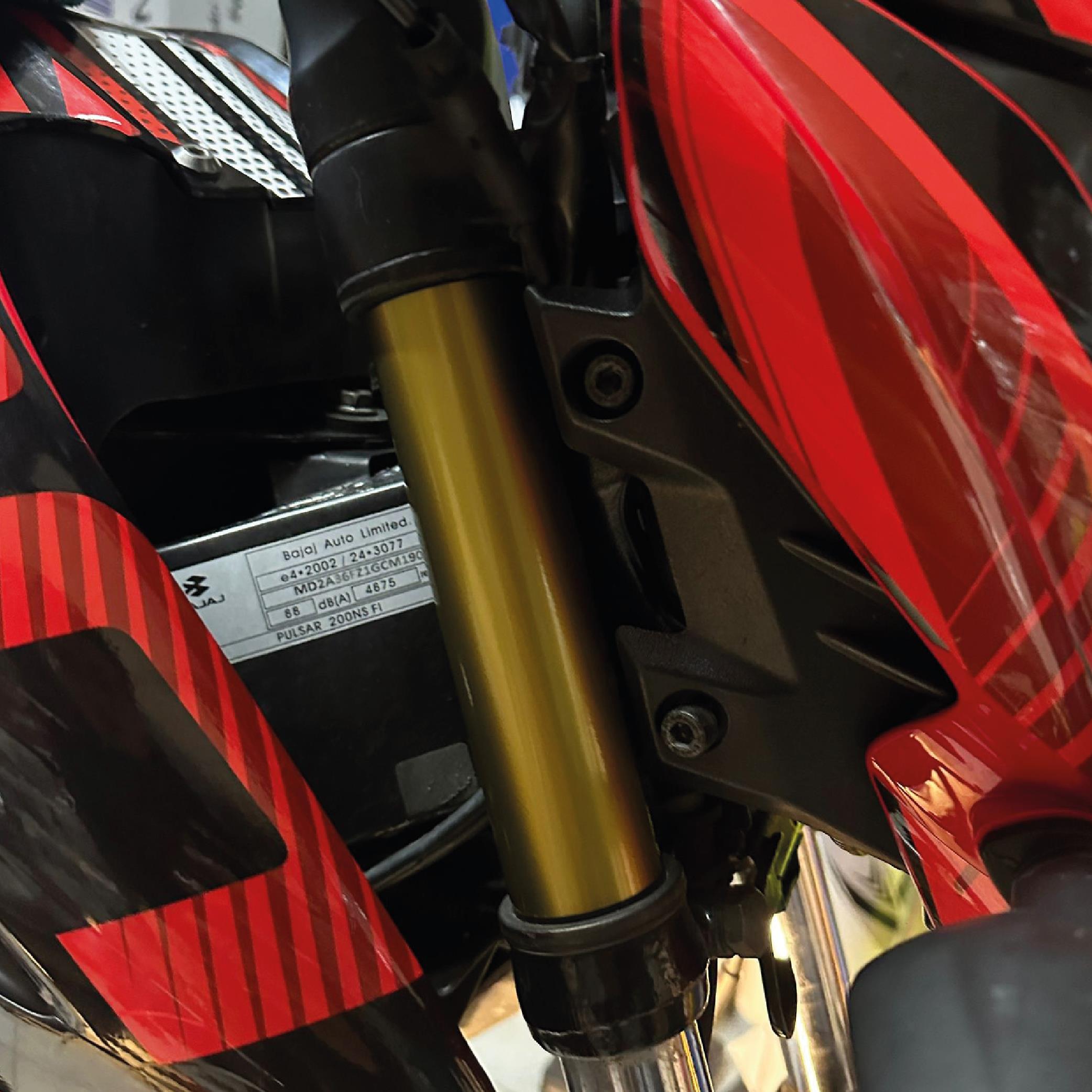 PULSAR NS 200Bajaj Pulsar NS200 Amortisör Maşa Gold Altın Kaplama 