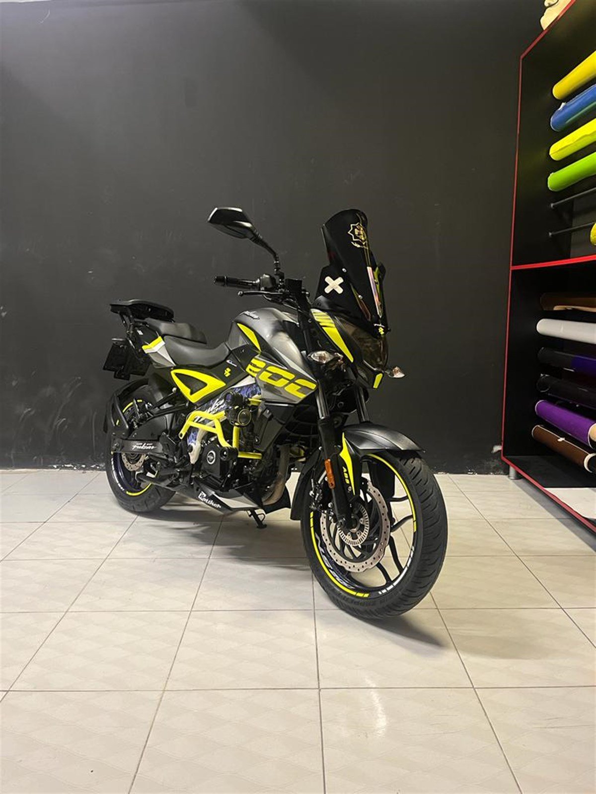 Bajaj Pulsar NS200 Neon Sarı Sticker Takım Modeli