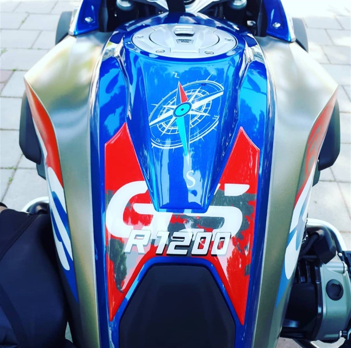 BMW R1200 GS Mavi Pusula Desenli Tank Pad Damla Sticker Etiket Modeli