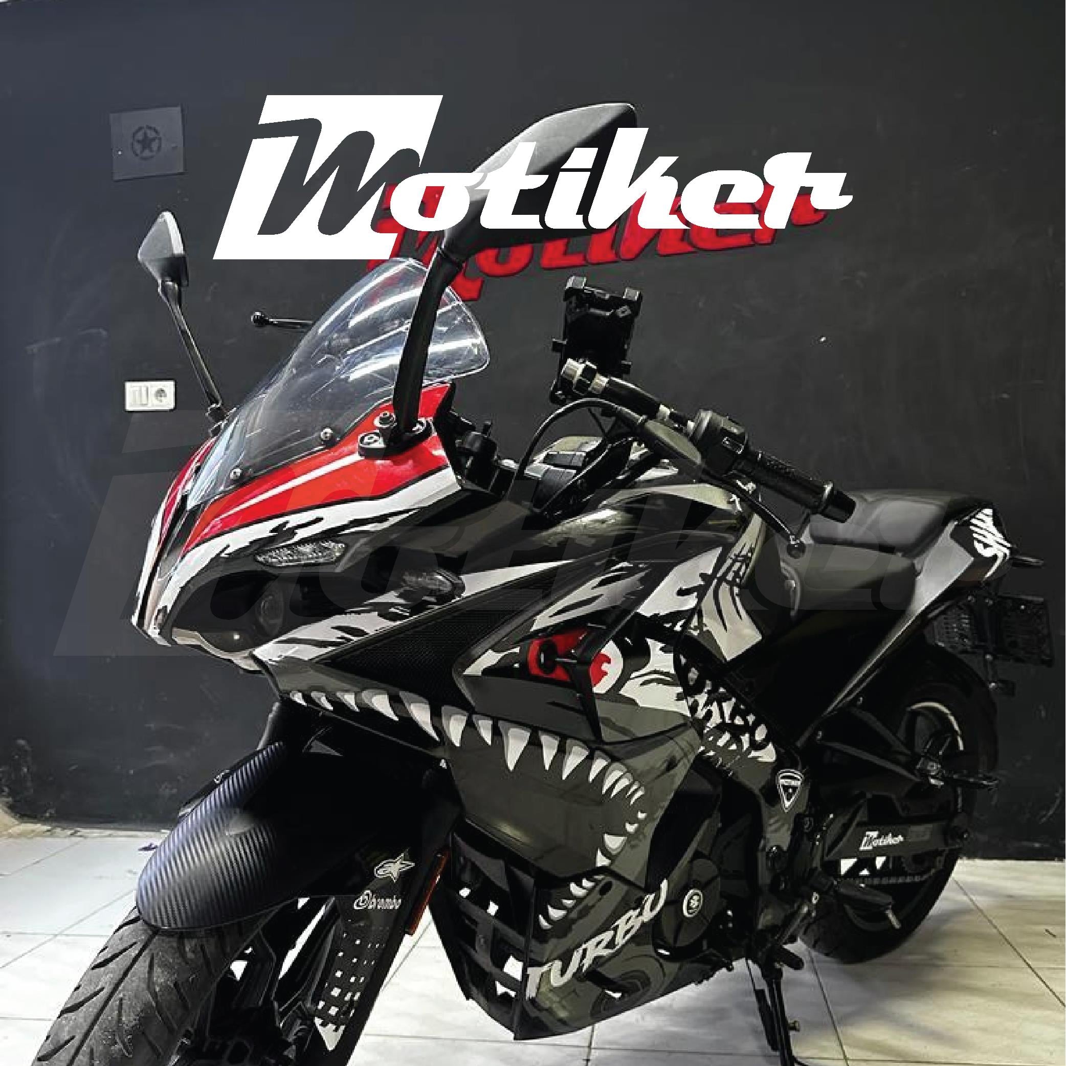 Bajaj RS200 Beyaz Shark Parçalı Kaplama Sticker Etiket Modeli