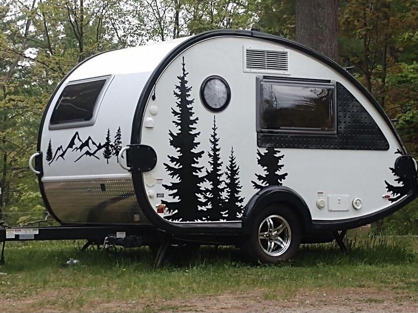 KaravanÇekme Karavan Çam Ağacı Orman Tasarımlı Karavan Sticker Etiket