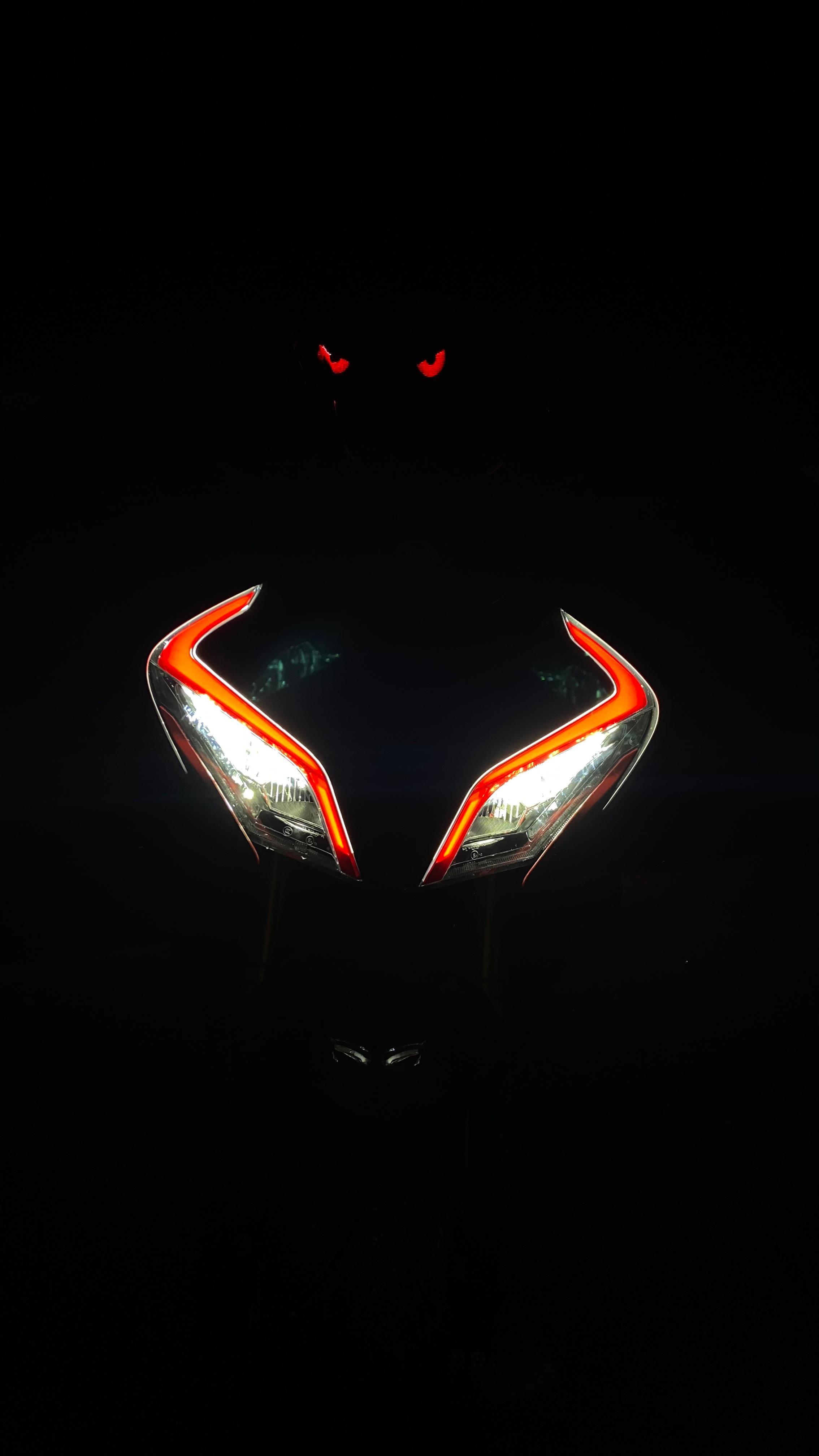 450SRCF Moto 450SR Kırmızı Far Led Sticker Etiket Modeli