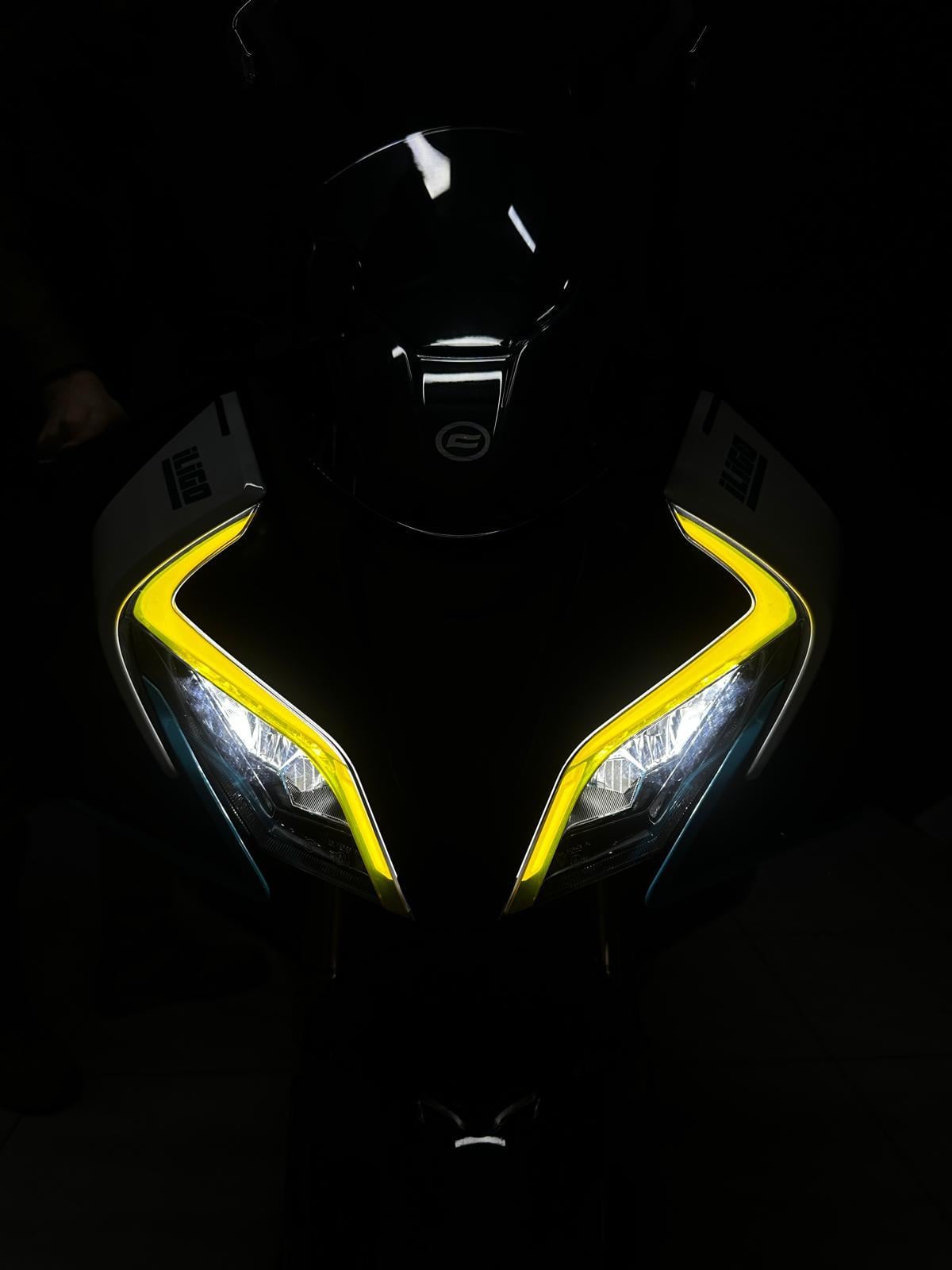 450SRCF Moto 450SR Sarı Far Led Sticker Etiket Modeli