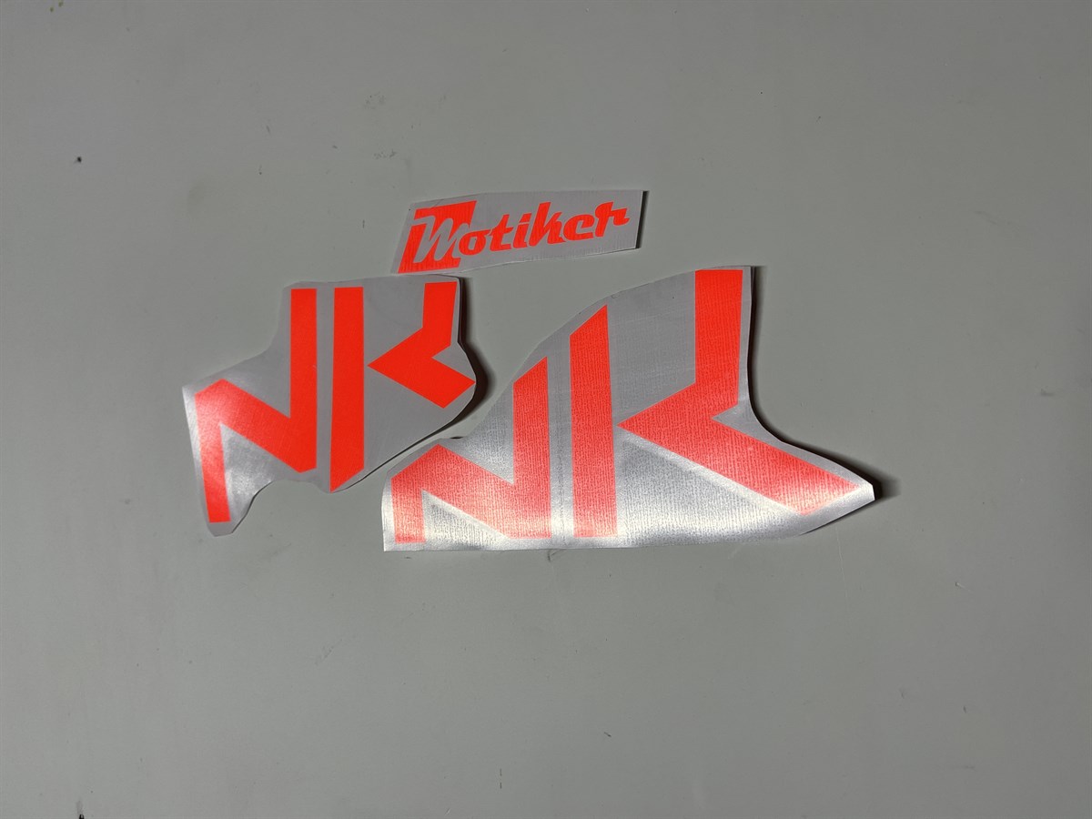 CF MOTO NK250 Depo Yanı Sticker Modeli Floresan Neon Turuncu (Kırmızı)