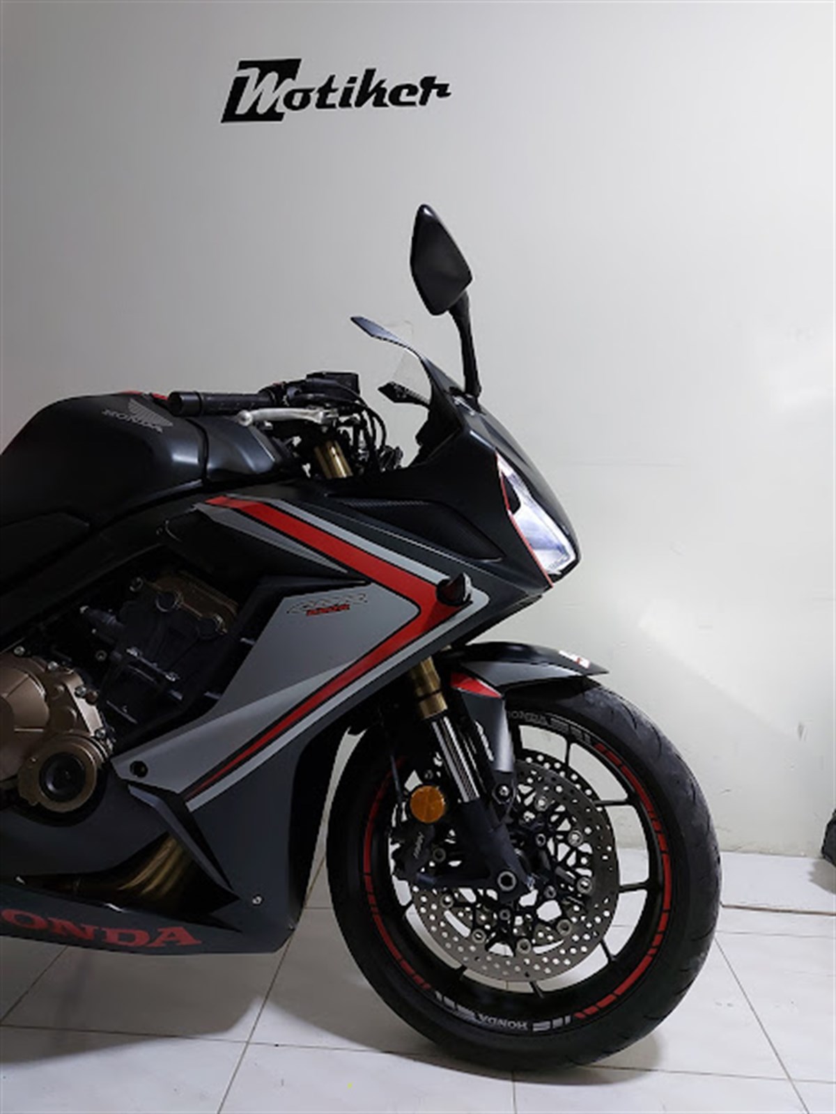 Honda CBR 650R Gümüş Gri Kırmızı Sticker Etiket Modeli