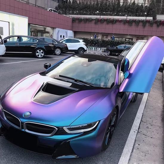 BMWi8 Bukalemun Mor Kaplama 