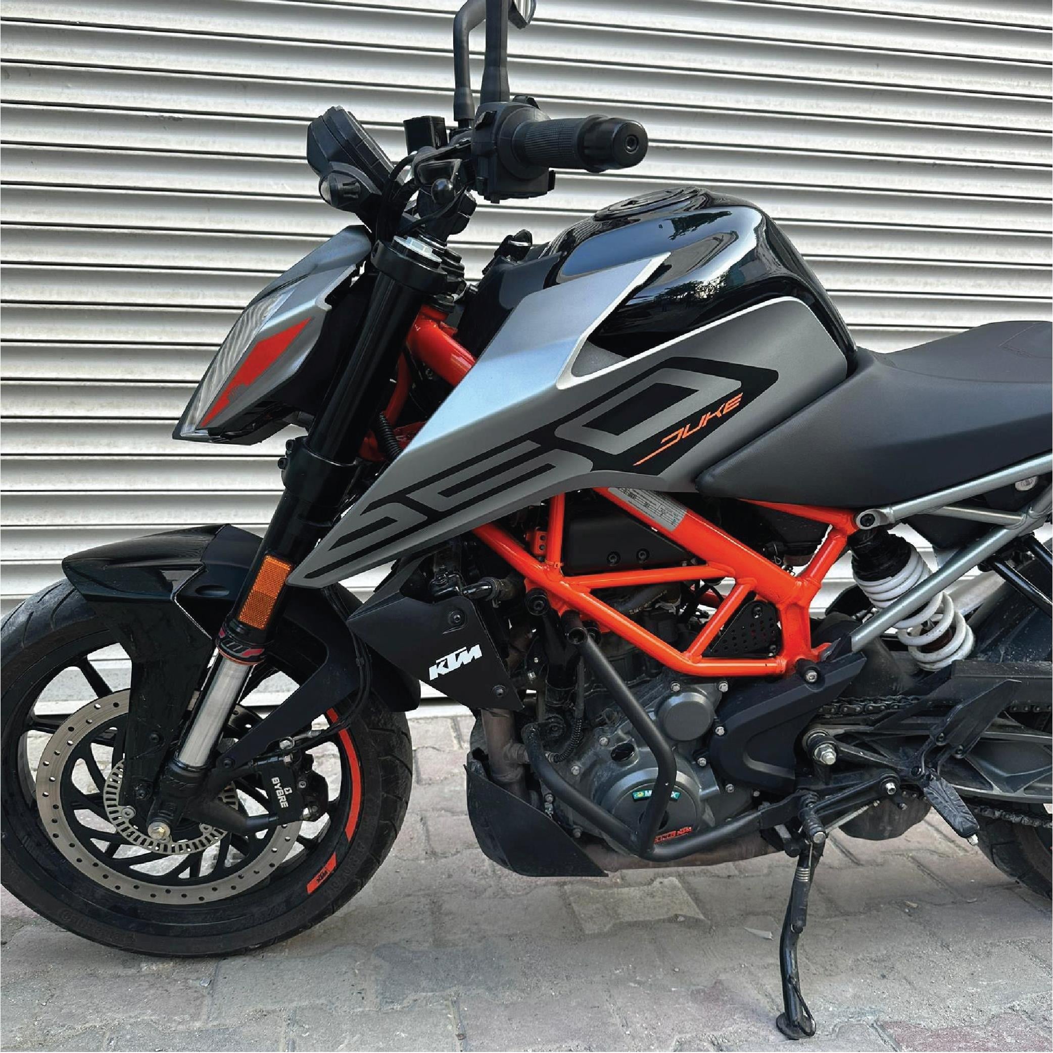 KTMKTM Duke 250 Sağ - Sol Set Yan Grenaj Orijinal Tasarım Sticker Etiket Modeli