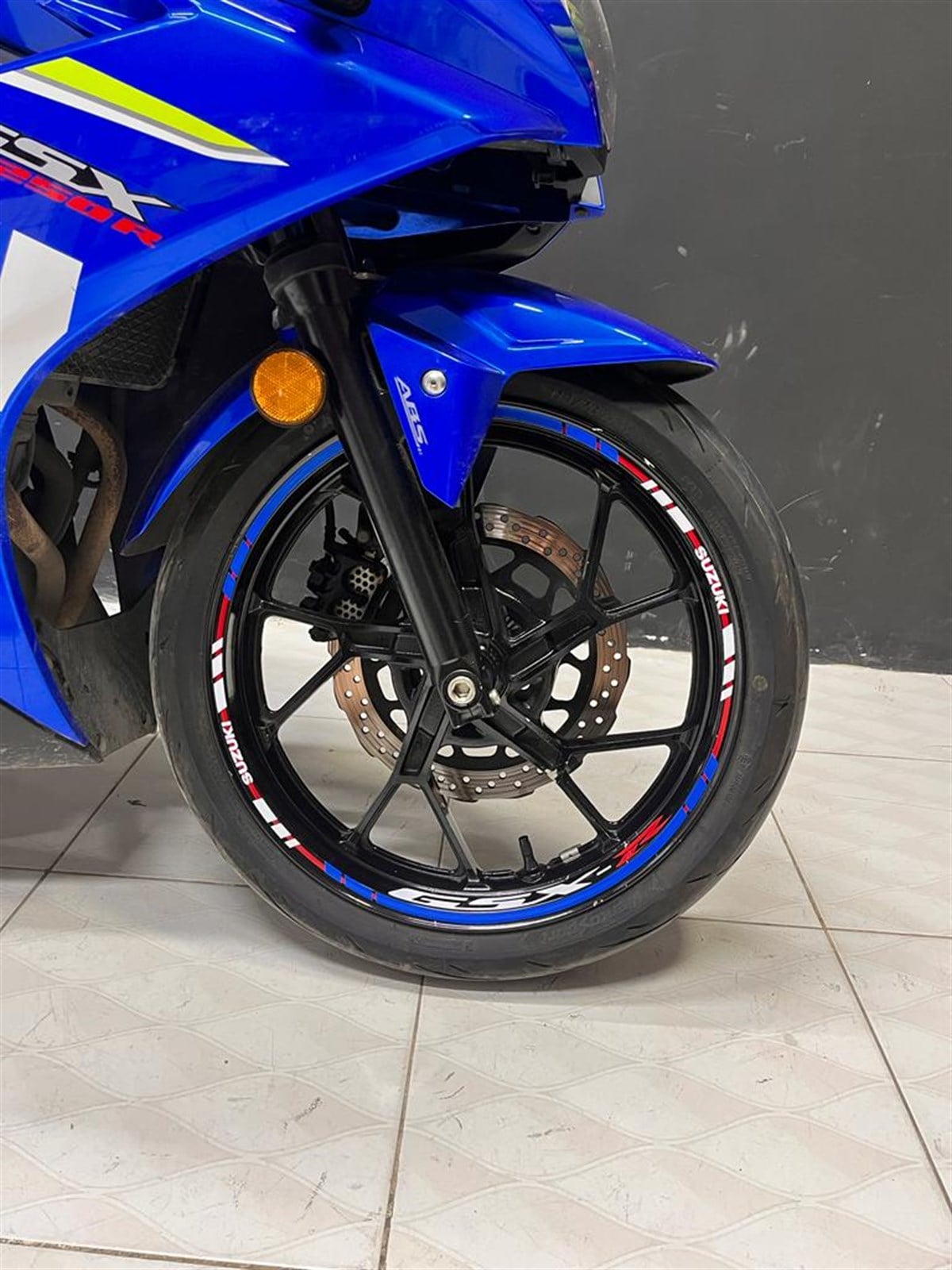 Suzuku GSX-R250 Jant Sticker Modeli
