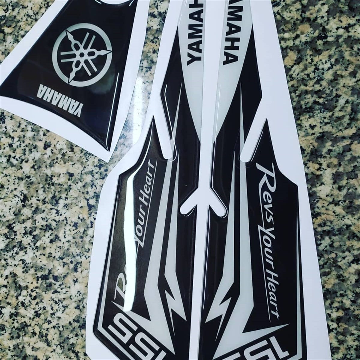Yamaha Nmax 155 Siyah Beyaz Tank Pad Damla Sticker Etiket Modeli