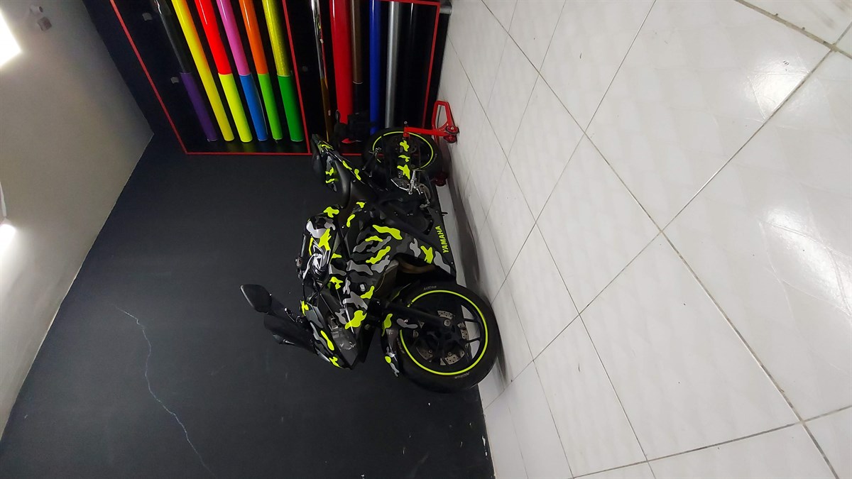 Yamaha YZF-R25 Kamuflaj Desen Sticker Etiket Gri Neon Sarı Renk  
