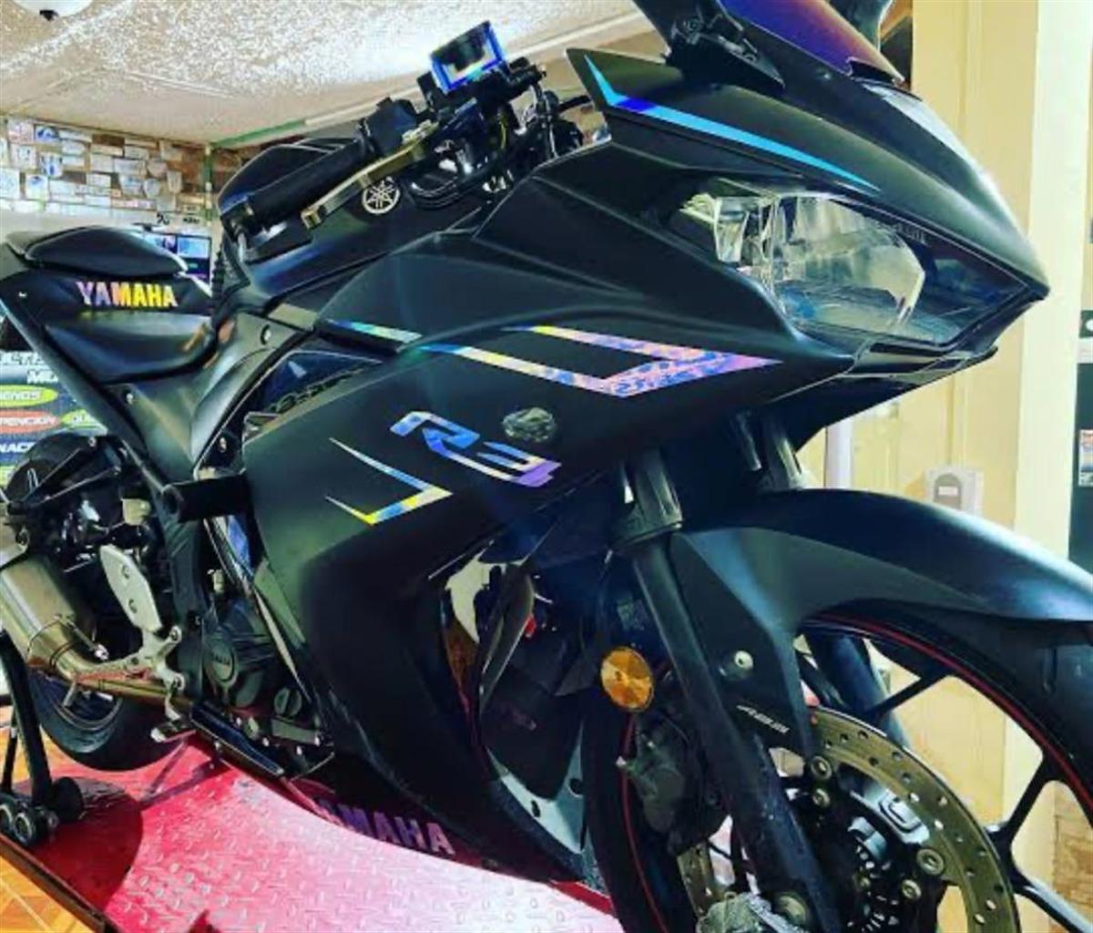 Yamaha YZF-R25 / R3 Hologram Motorsiklet Sticker Etiket Modeli