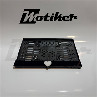 Pleksi Plakalık Siyah Üzeri Beyaz Kalpli Tasarımı Modeli