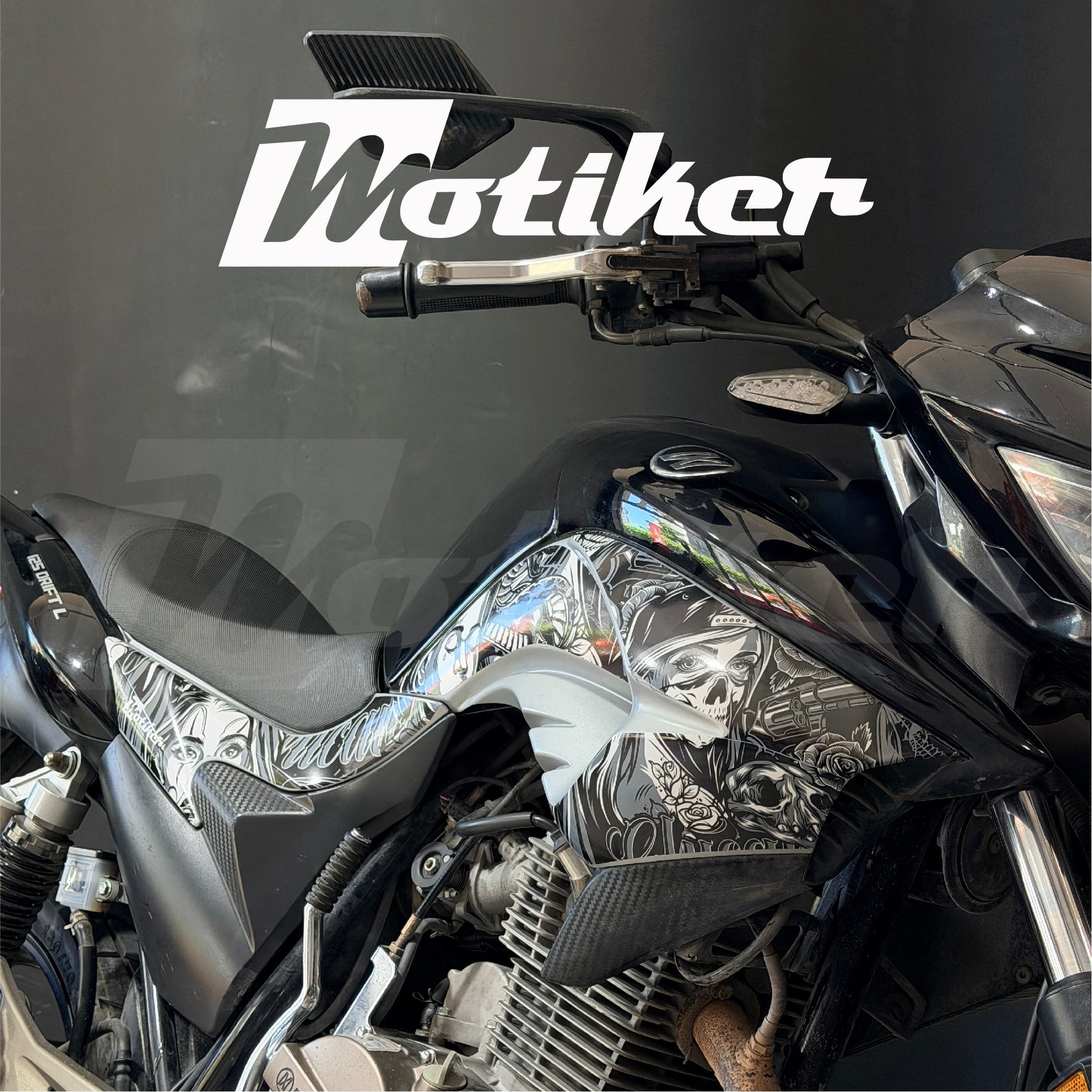 Mondial Drift L Orta Şase Chicano Tattoo Art Tasarımı Sticker Etiket Modeli
