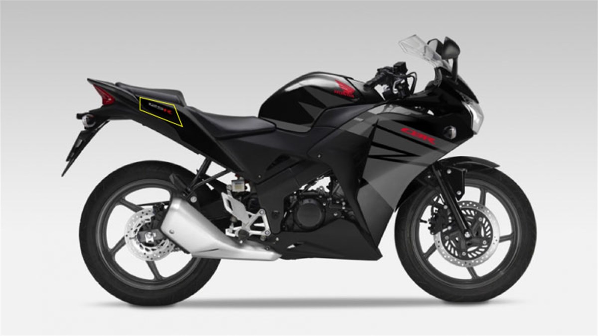 2012 Honda CBR125 R Siyah Sağ Arka Kuyruk Grenaj Sticker Etiket Modeli