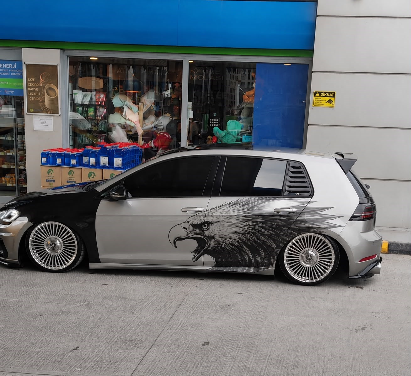 Kartal Silüet Desen Tasarımı Tüm Otomobilllere Uyumlu Ölçülerde Sticker Etiket Tasarımı