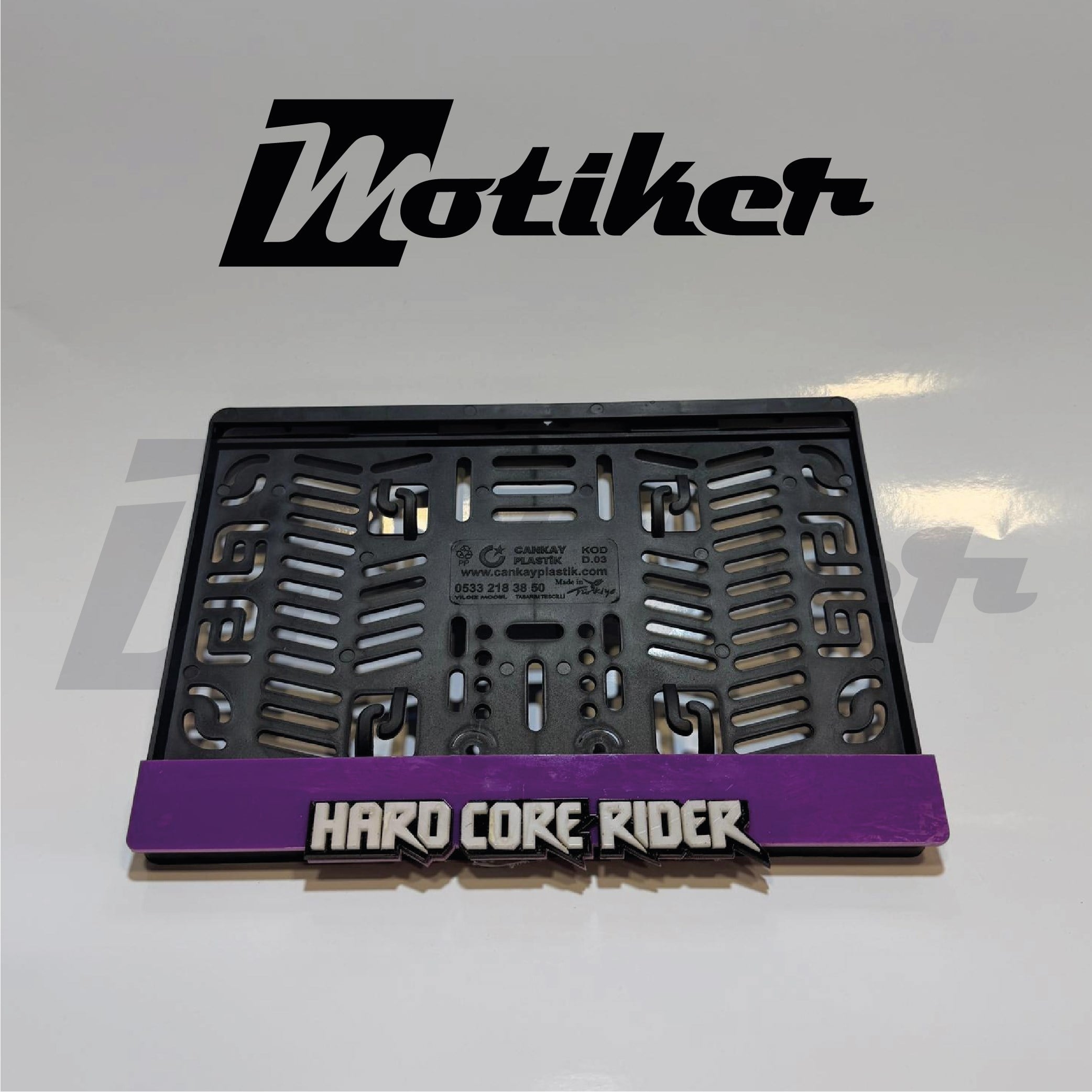 Pleksi Plakalık Hard Core Rider Mor Zemin Üzeri Beyaz tasarımlı Motorsiklet Plaklaık Modeli