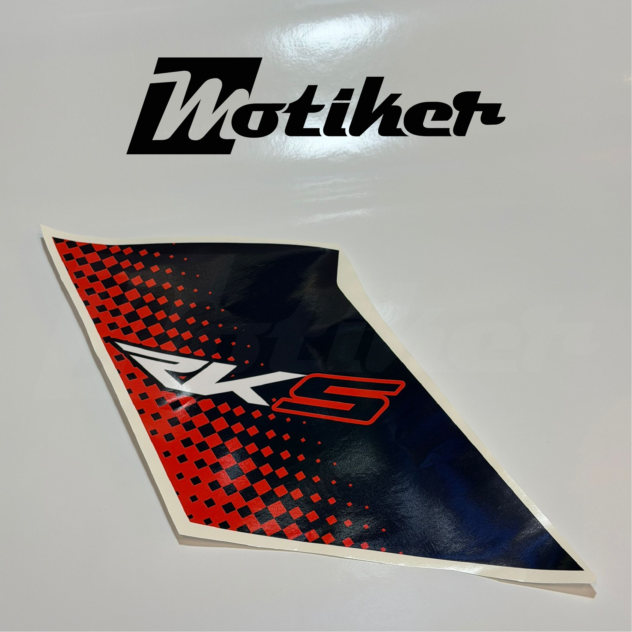 RKS (QJ MOTOR) KIRMIZI SRK 125R SOL YAN GRENAJ ORJİNAL TASARIM STICKER ETİKET MODELİ