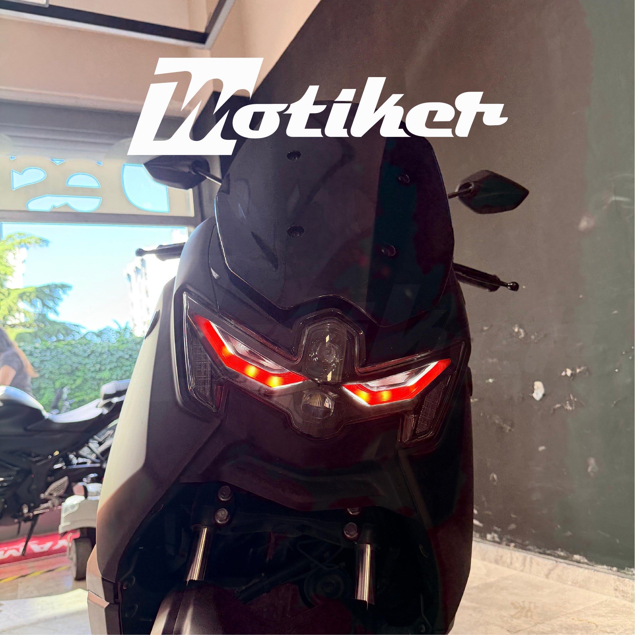 Yamaha Nmax 125 Far Kırımız Şeffaf Tasarım Sticker Etiket Modeli