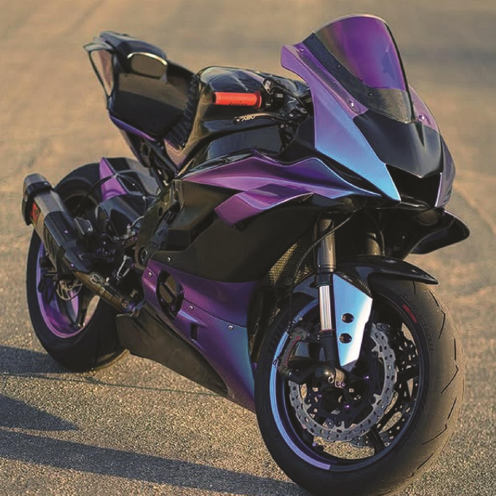 Tüm Modellere Uyumlu  Bukalemun Mor Kaplama  Sticker