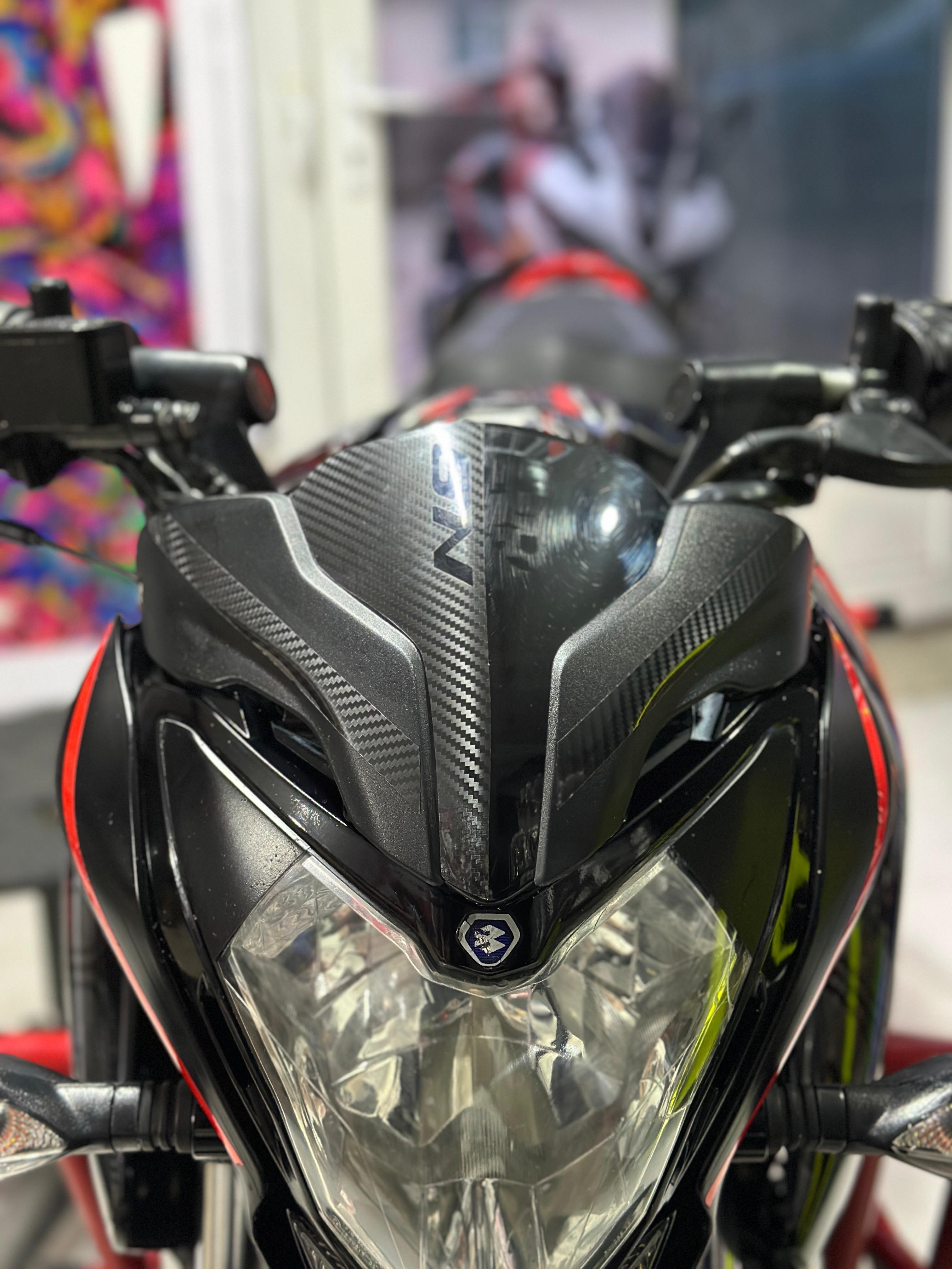 PULSAR NS 200BAJAJ NS200 ÖN KAFA ORTASI STICKER TASARIM KARBON MODELİ