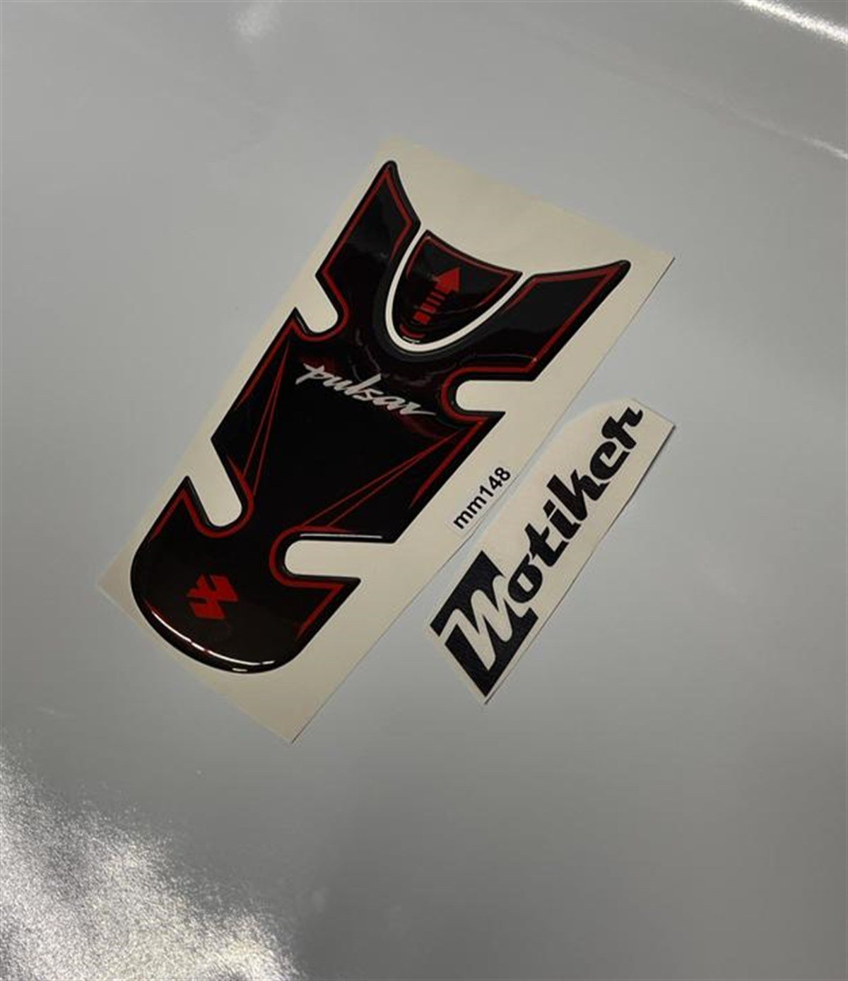 Bajaj Pulsar Depo Orta Pad Damla Sticker Modeli