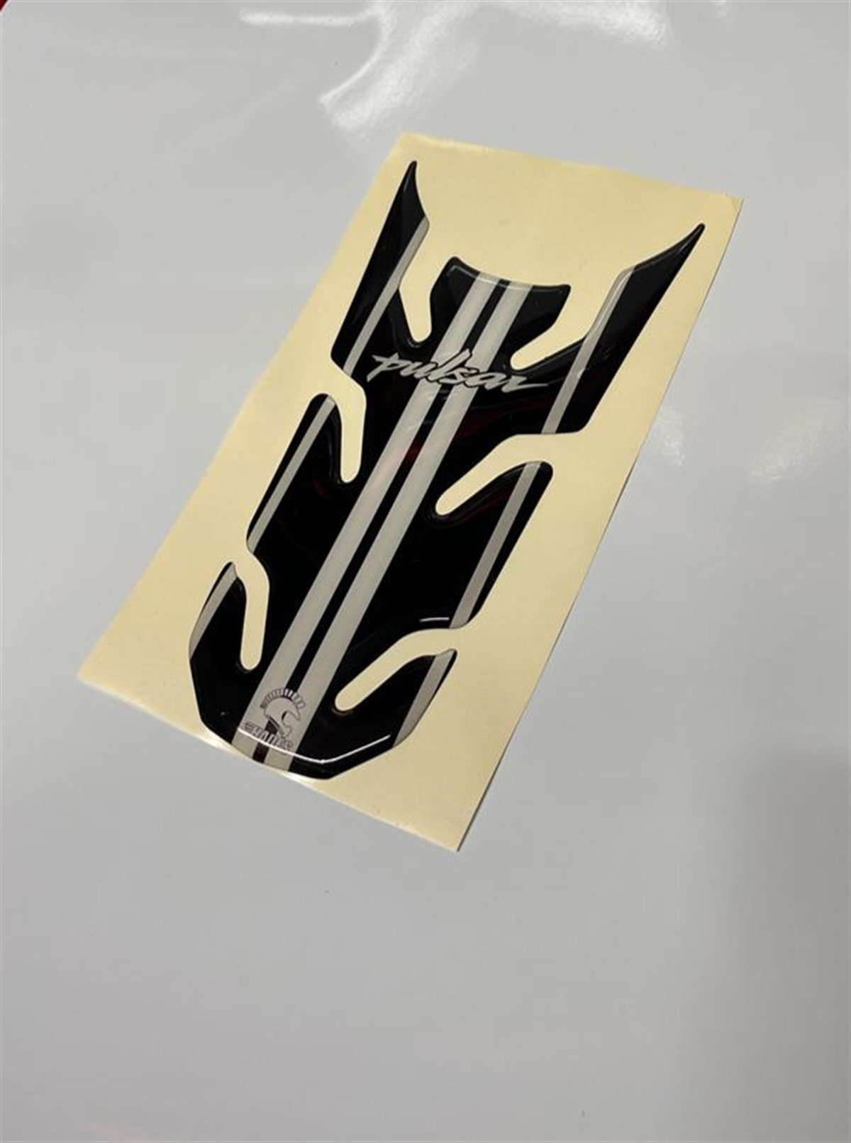Bajaj Pulsar Siyah Tank Pad Damla Sticker Modeli