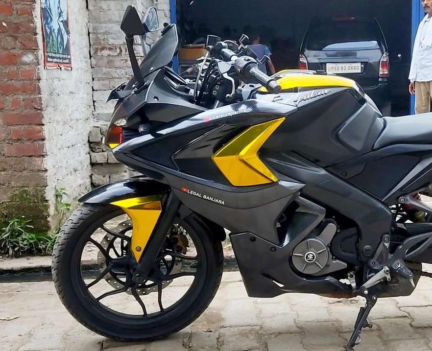 PULSAR RS 200Bajaj RS200 Gold Kaplama Parçalı Etiket Modeli