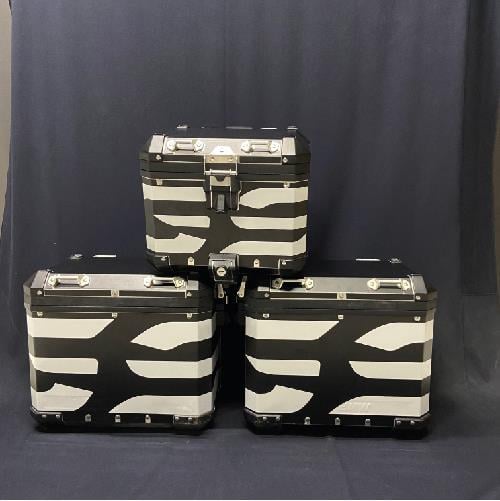 BMW ÇANTABMW Alüminyum Arka Çanta Seti 2014+ Mat Siyah Kaplama Ve Reflektif Sticker