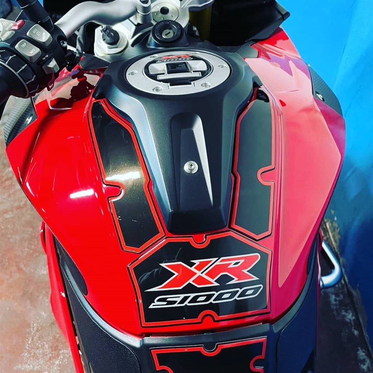 BMW S1000XR Tank ve Depo Pad Damla Sticker Modeli