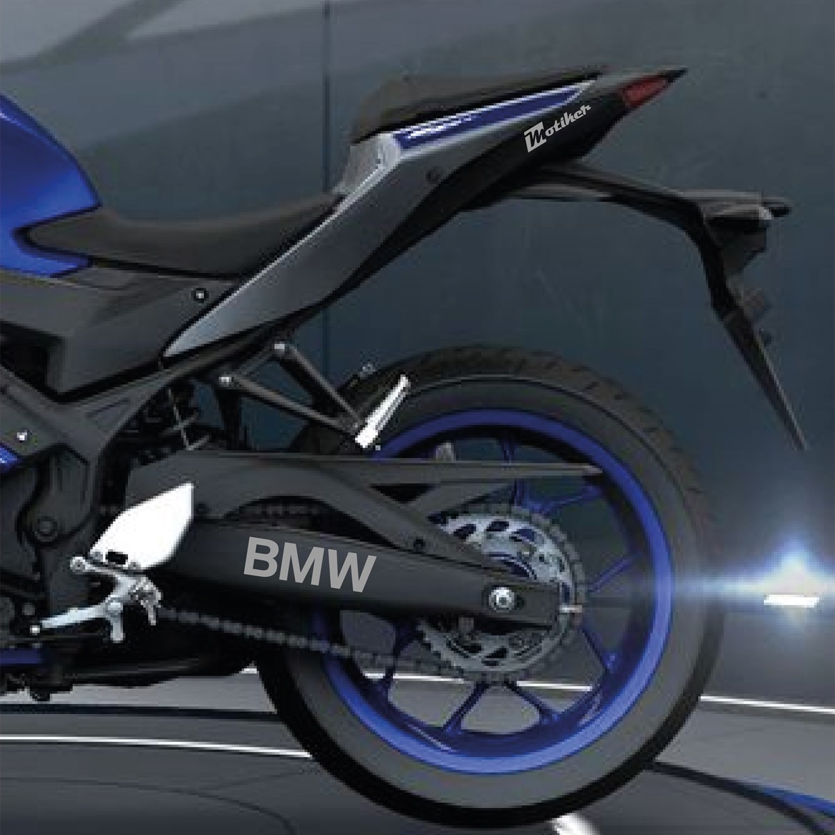 BMW Yazılı Metalik Gri Arka Maşa Sticker Etiket Modeli