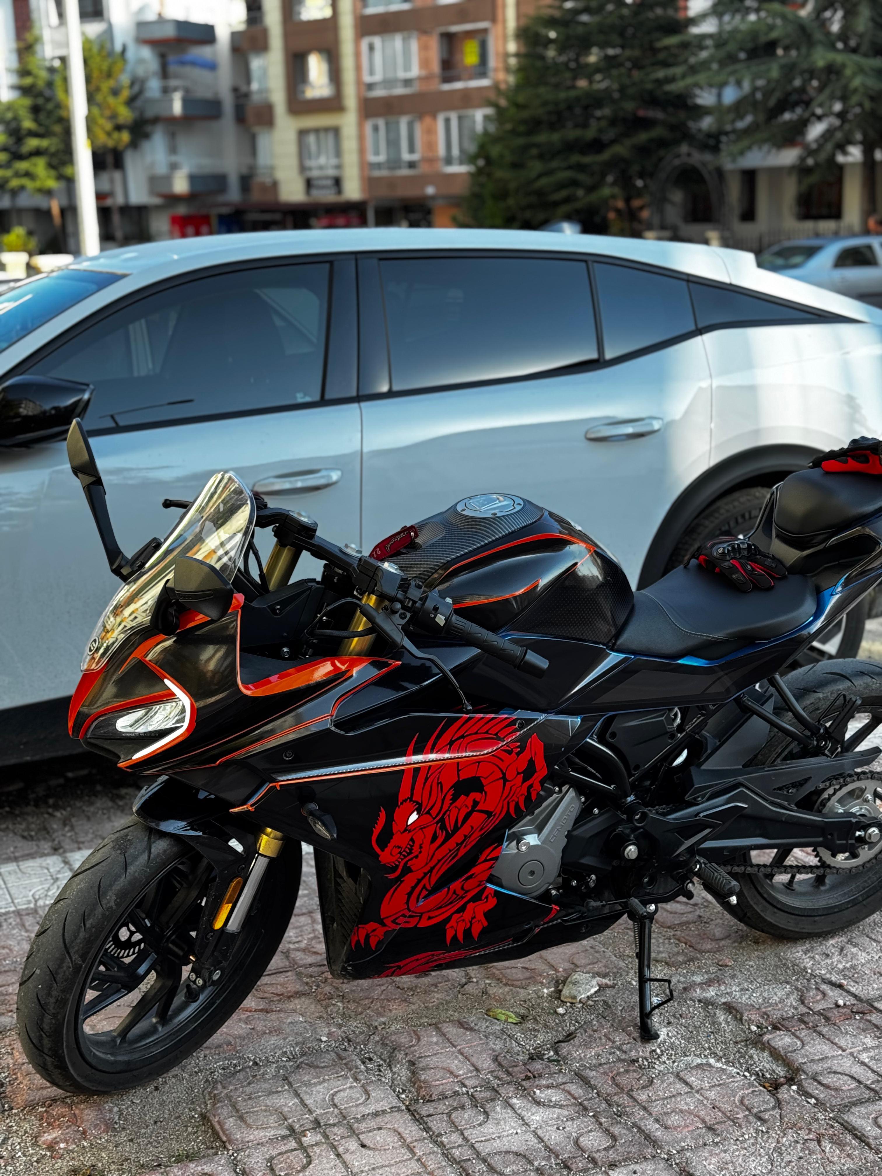 250SRCFMOTO 250SR KIRMIZI GRİ DRAGON MODEL PARÇALI MOTOSIKLET KAPLAMA STICKER ETIKET MODELI 