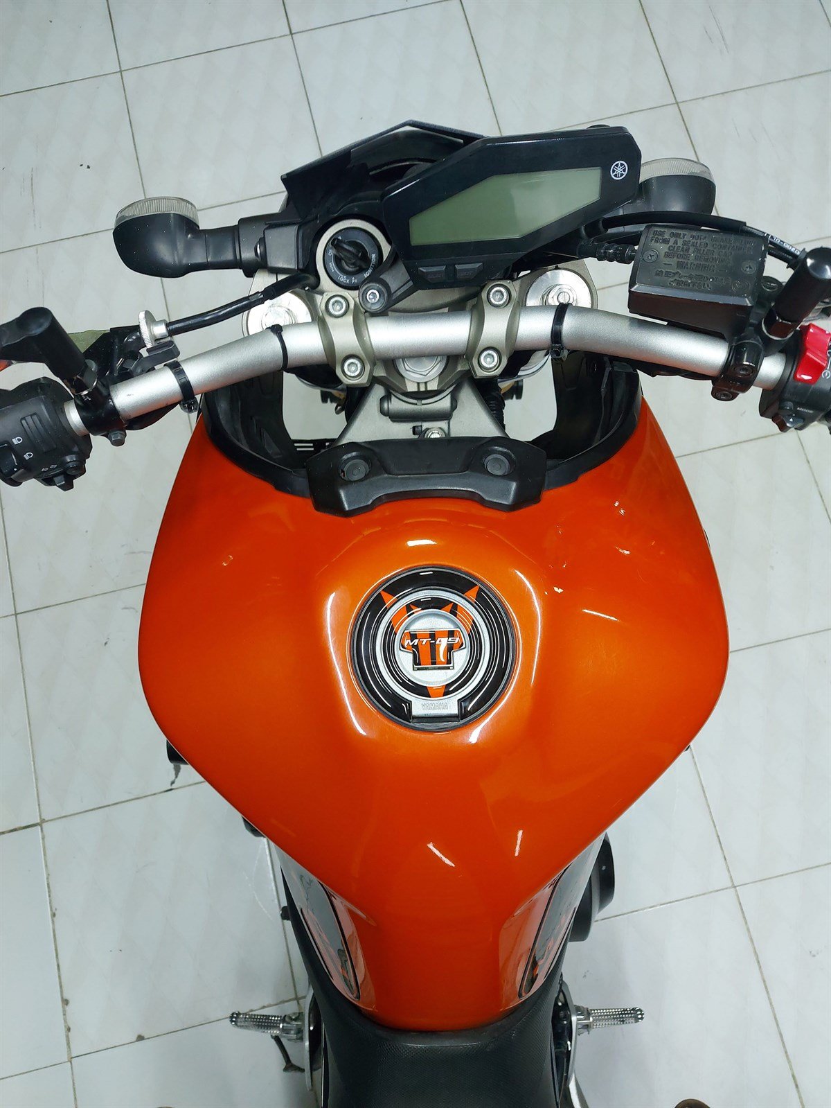 Depo Üstü Ve Orta Çizgi Yamaha MT-09 Sticker Etiket Modeli