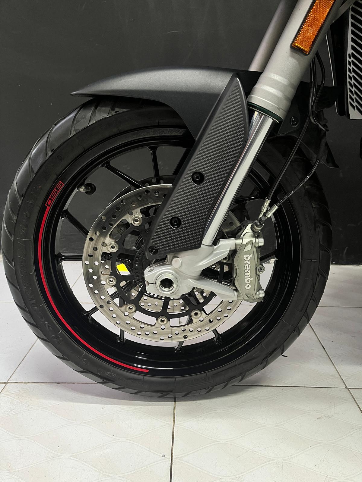 DUCATIDucati Multistrada Ön Çamurluk Karbon Sticker Etiket Modeli