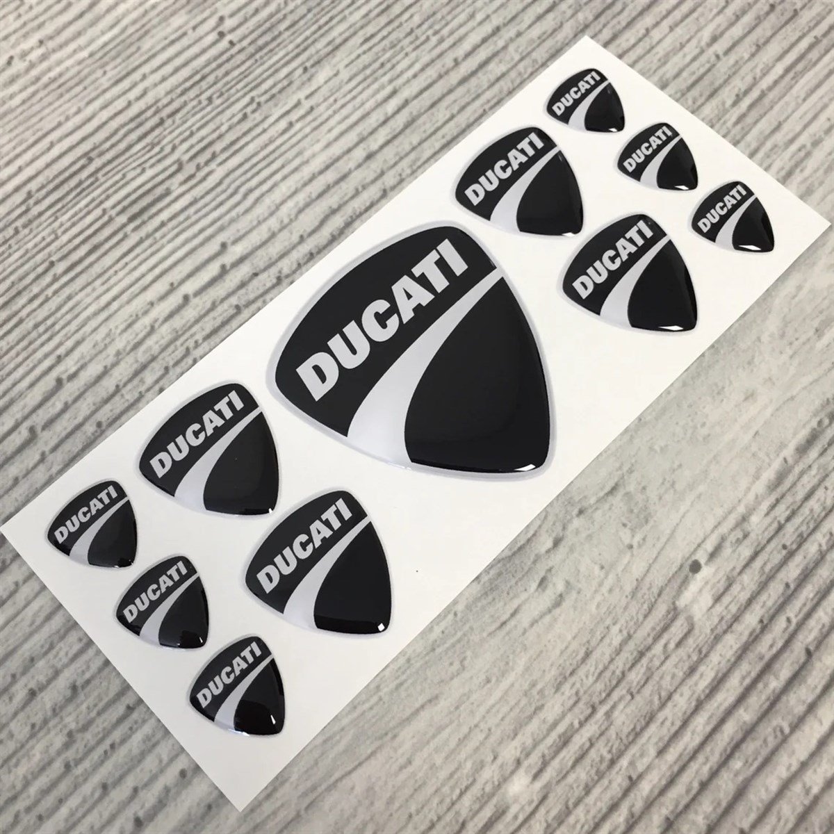 Ducati Siyah Beyaz Logo Damla Sticker Etiket Modeli