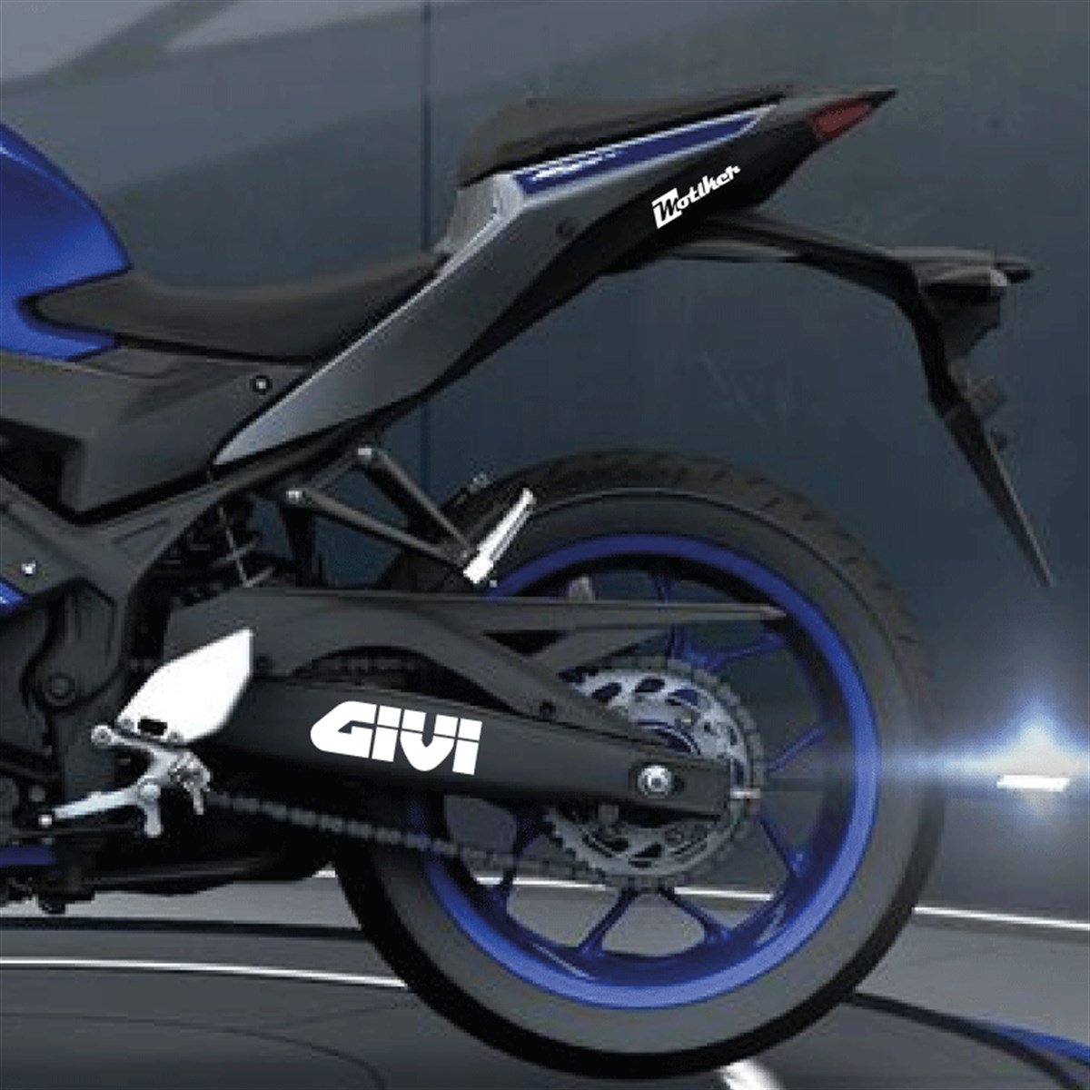 Givi Yazılı Beyaz Arka Maşa Sticker Etiket Modeli