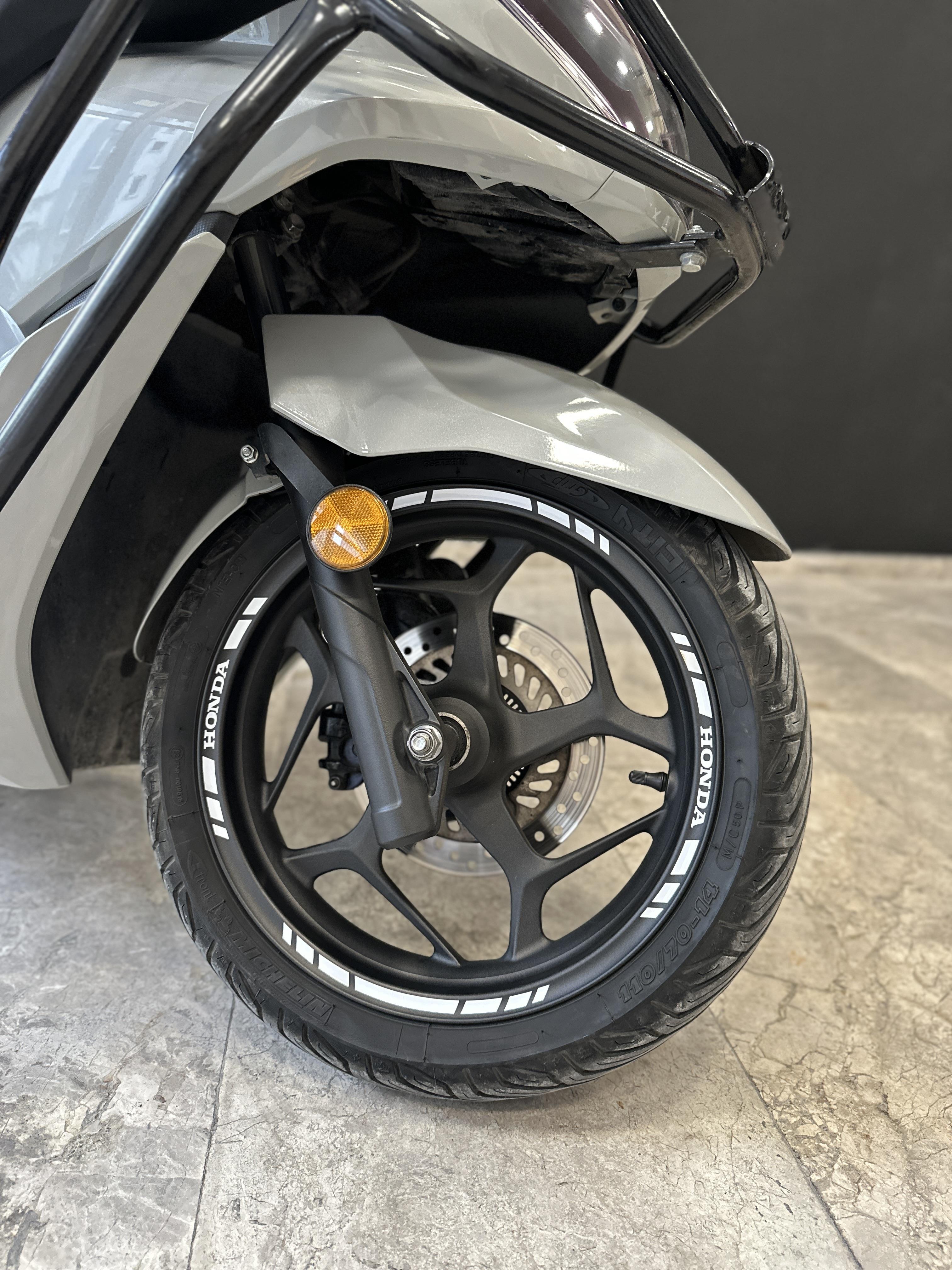 MOTORSİKLETHonda Jant Dışı Yazılı - Yazısız Şerit Sticker Etiket Modeli