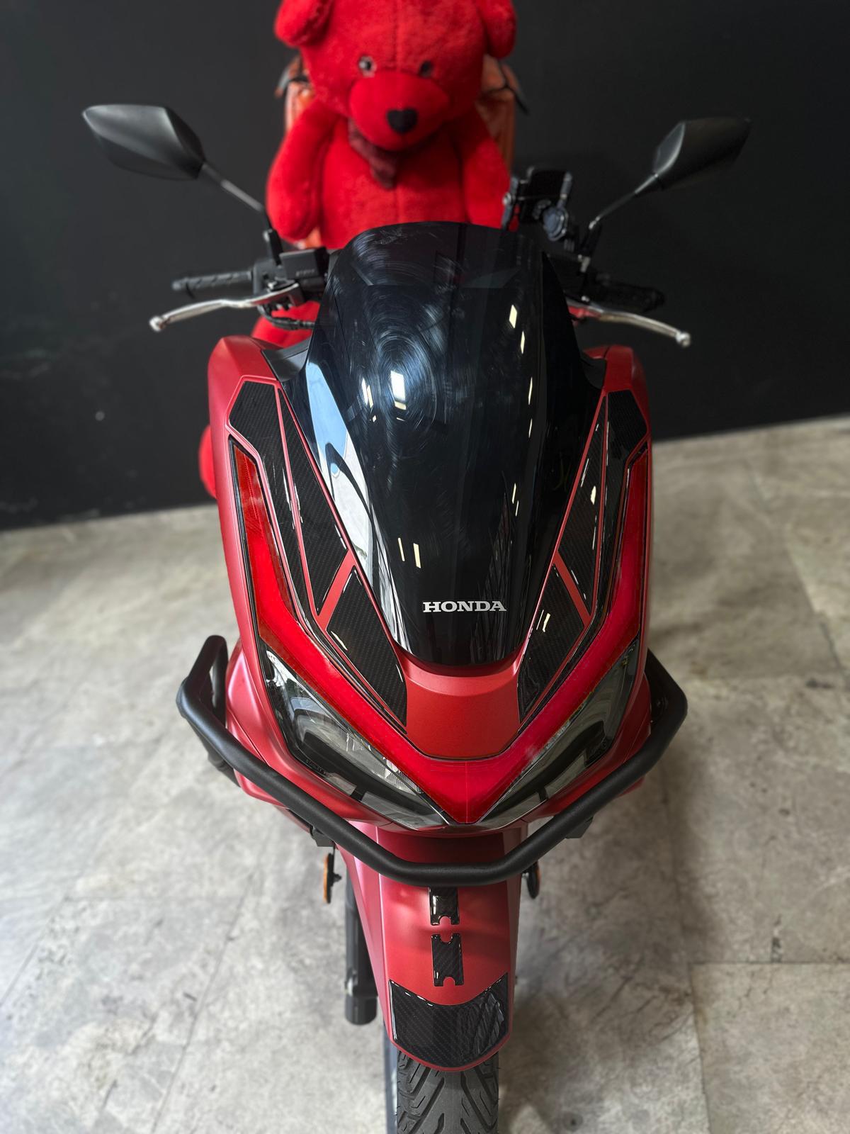 PCXHONDA PCX 2025 Motosiklet Far Sticker Etiket Modeli Kırmızı